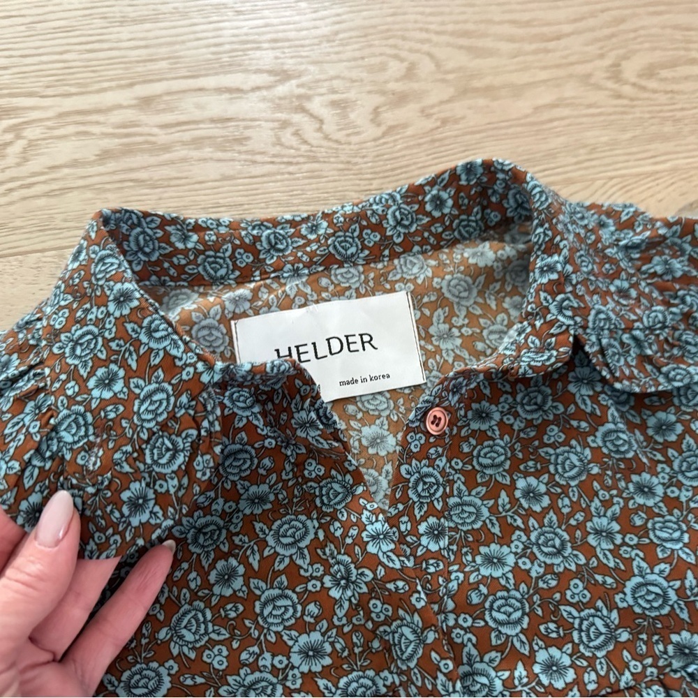 Helder Korean Couture Button Down Floral Blouse - Picture 15 of 16